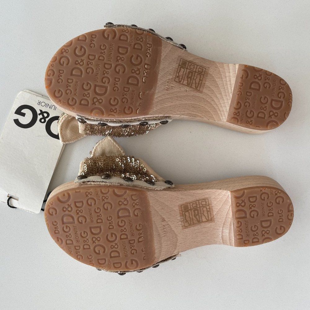 NEW D&G Junior Girls Sandals Sequin Bow Clog Style Wooden Sole Slip On 11 EUR 28 - Picture 9 of 11